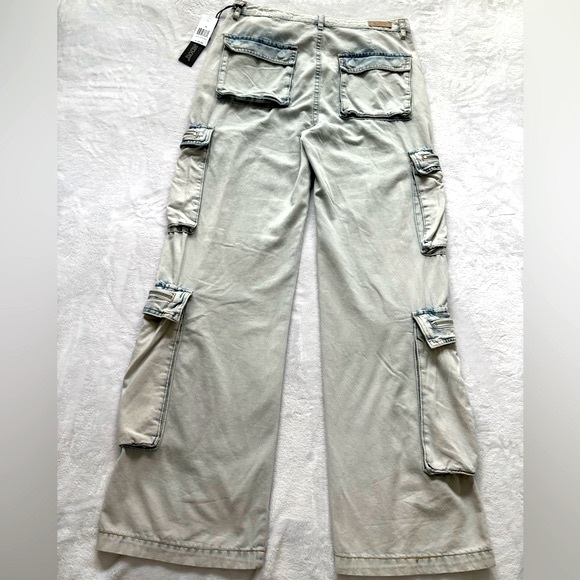 BLANK NYC Franklin Rib Cage Light Blue Jeans with Oversized Cargo Pockets--28 - Picture 10 of 15